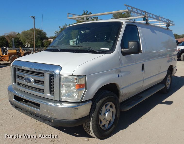 2013 Ford E250  van - KD9216