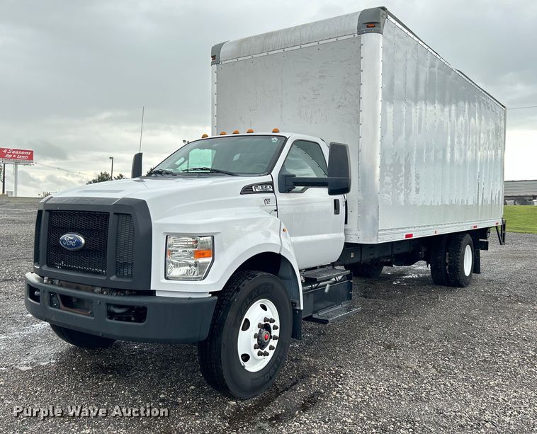 2016 Ford F650 Super Duty  box truck - LV9091