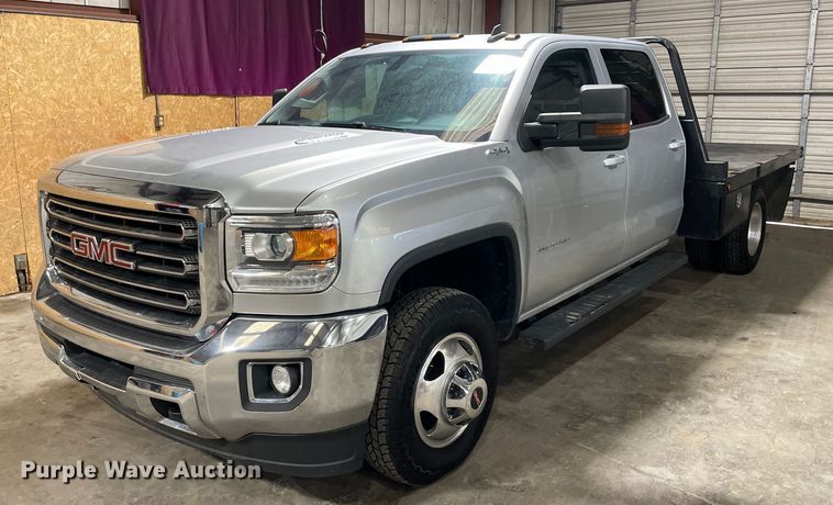 2016 GMC Sierra 3500HD  Crew Cab bale bed pickup truck - MI9740