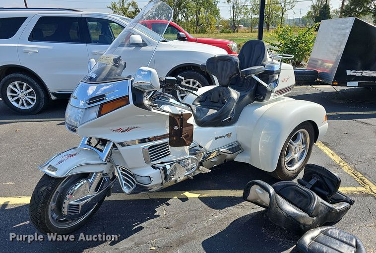 1997 Honda Gold Wing Aspencade  motorcycle - NJ9842