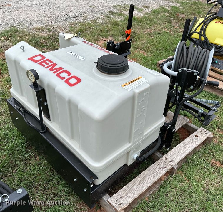 Demco  9464116 turf sprayer - NQ9368