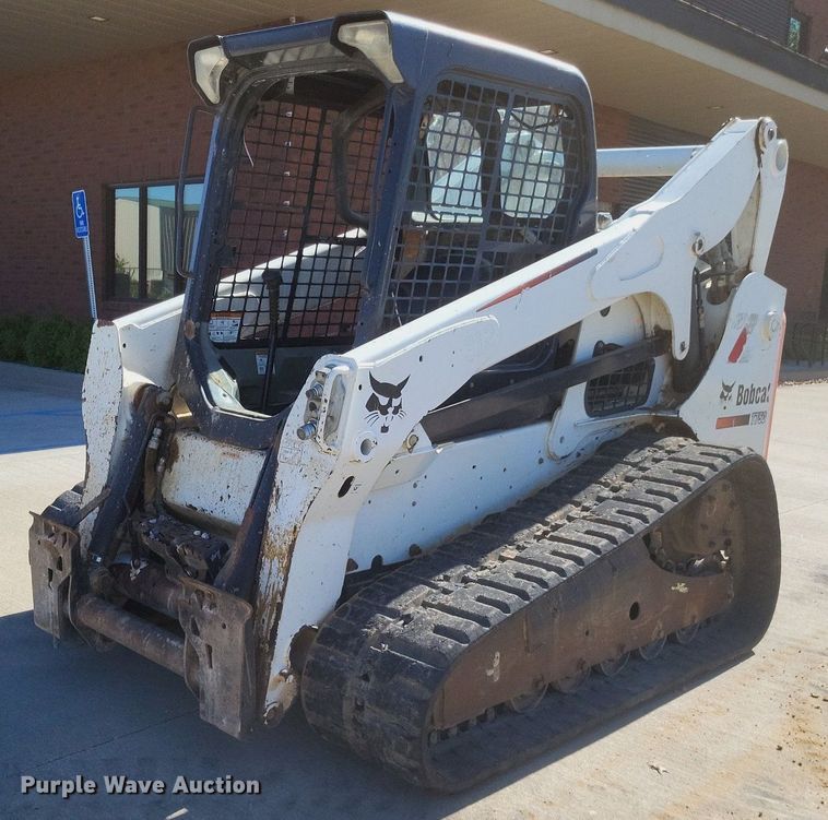 2012 Bobcat T750  tracked skid steer loader - DK1126