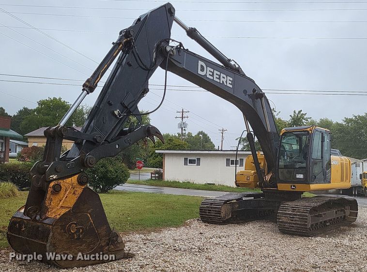 2006 John Deere 240D LC  excavator - DK1129