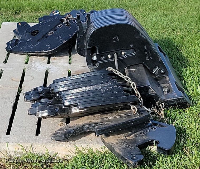(32) Agco suitcase weights and mount - JG9786