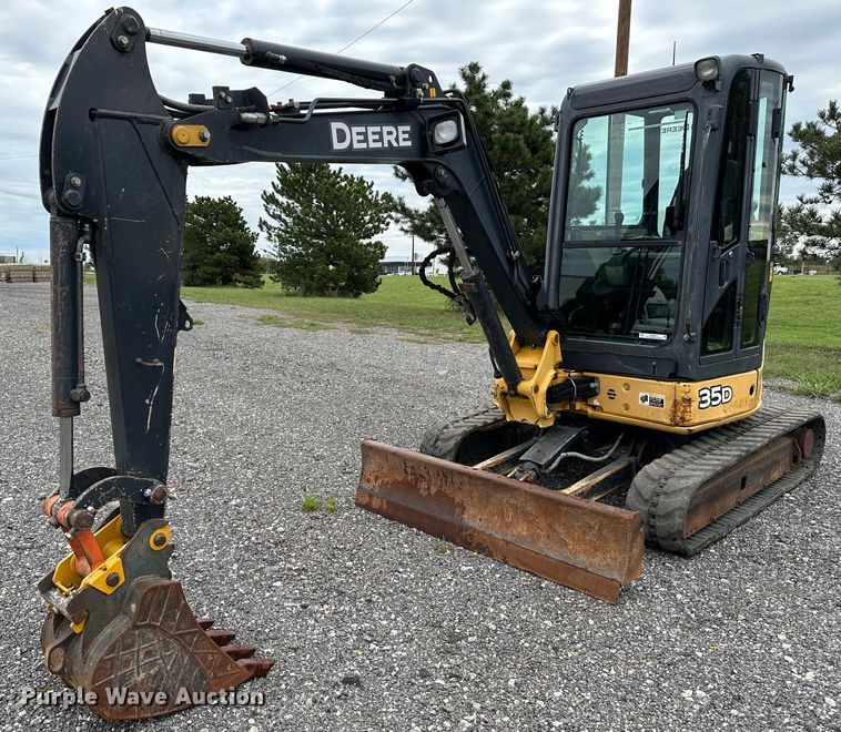 2014 John Deere 35D  mini excavator - KW9015