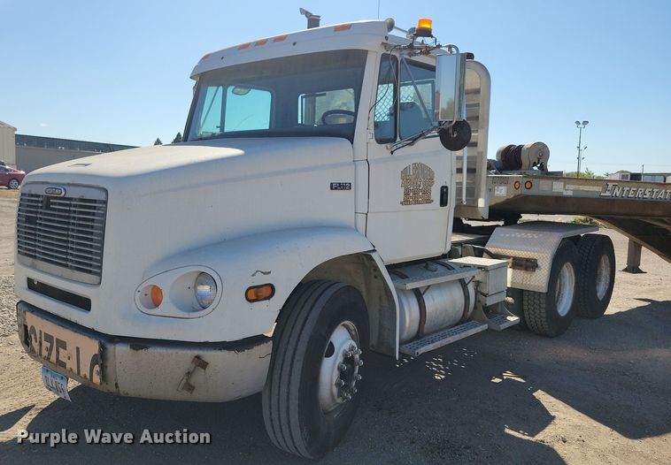 1999 Freightliner FL112  semi truck - LO9826