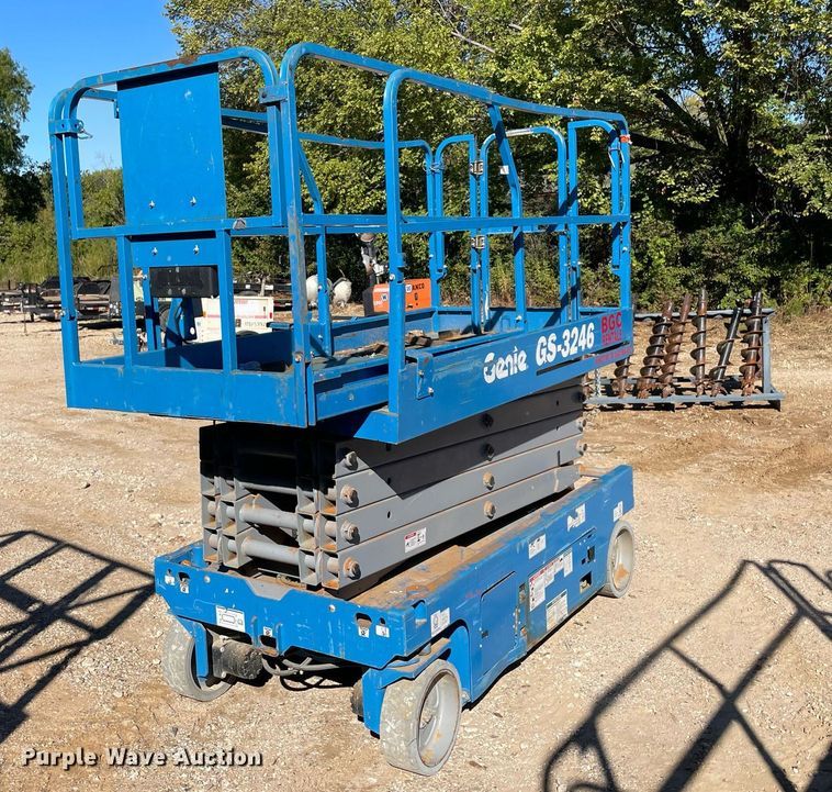 2017 Genie GS-3246  scissor lift - NA9577