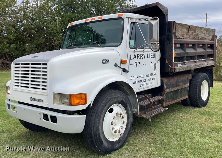 1996 International 4700  dump truck - NX9899