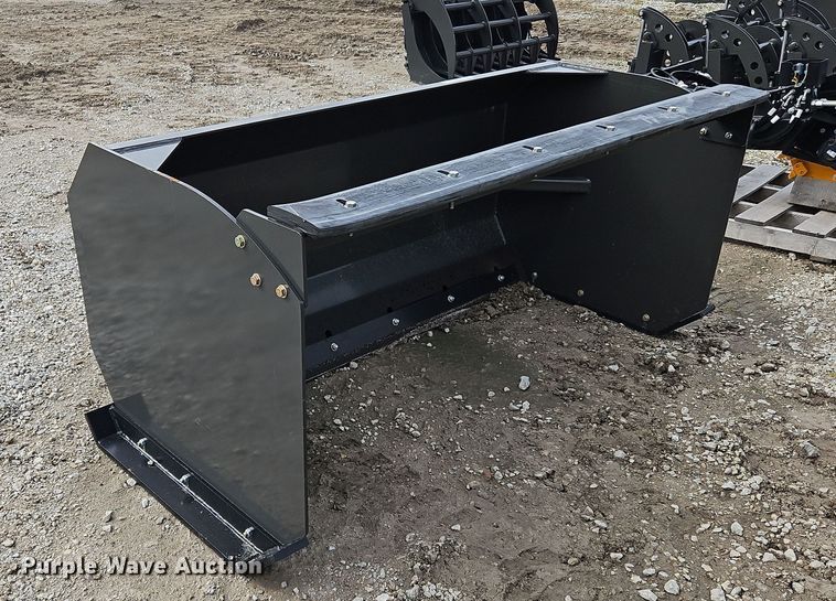 CID SPUSH72  72" W skid steer snow pusher - NZ9036