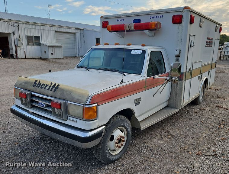 1991 Ford F350 XL  ambulance - DP2448