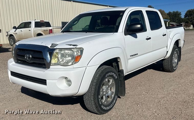 2009 Toyota Tacoma  Double Cab pickup truck - IU9035