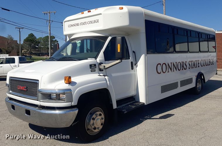 2006 GMC C5500  shuttle bus - KD9225