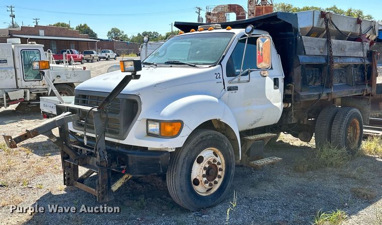 2000 Ford F650 Super Duty  dump truck - NO9272