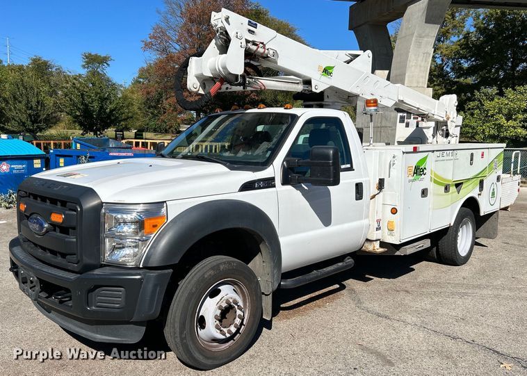 2012 Ford F550 Super Duty XL  bucket truck - NQ9971