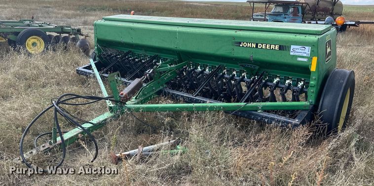 John Deere 450  grain drill - DH1873