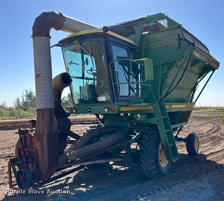 John Deere 484  cotton picker - DQ1462