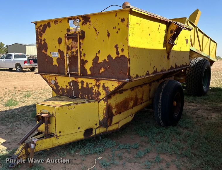 Harris and Thrush 12K  gravity wagon - DQ1465