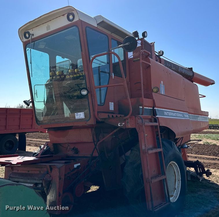 International 1460  combine - DQ1468