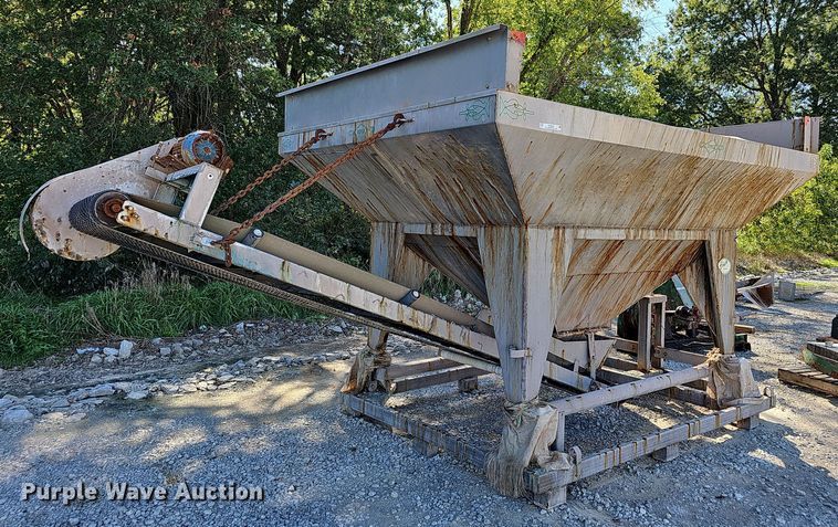 Doyle  hopper feeder - OG9530