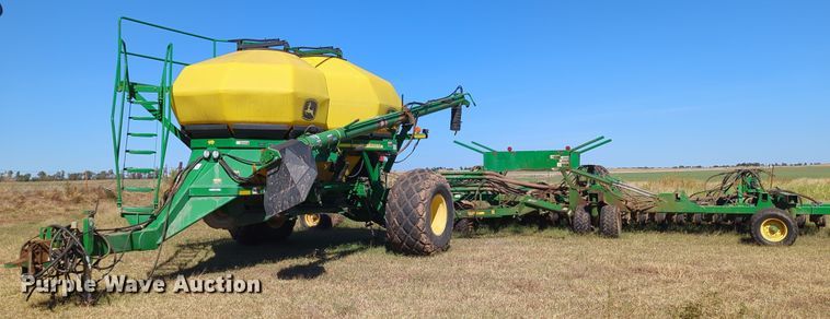 2007 John Deere 1890  air seeder - OL9043