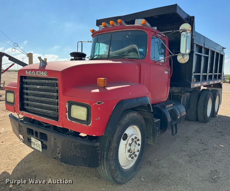 1999 Mack RD690S  dump truck - DK2551