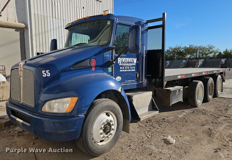 2012 Kenworth T370  flatbed truck - LM9268