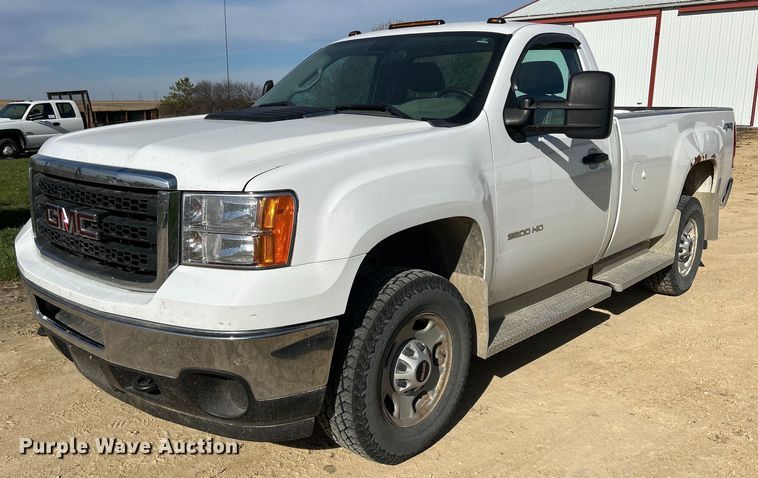 2012 GMC Sierra 2500HD  pickup truck - DQ1033