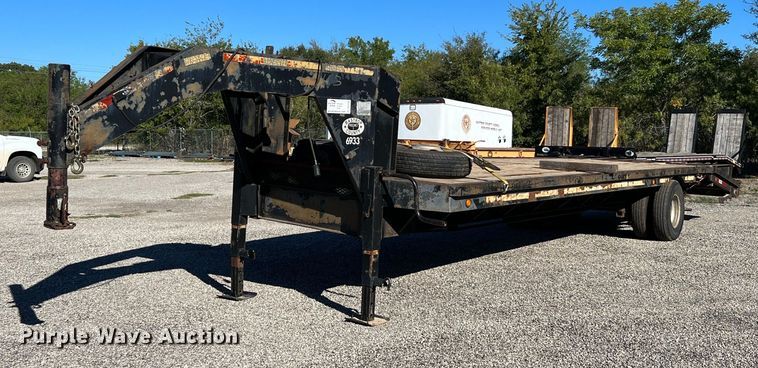 1990 Gooseneck  equipment trailer - DQ2246