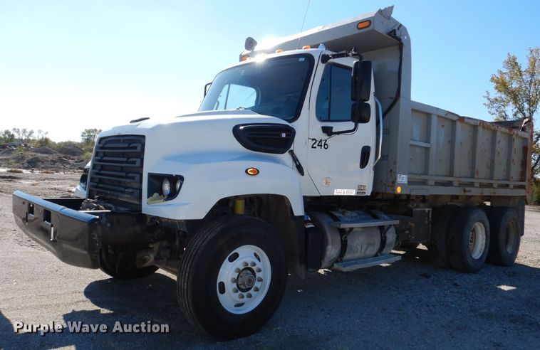 2014 Freightliner  114SD dump truck - DR5863