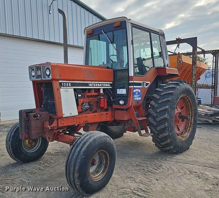 1978 International 1086  tractor - DS5642