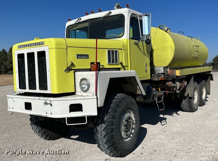 1982 International Paystar 5000  tank truck - HQ9004