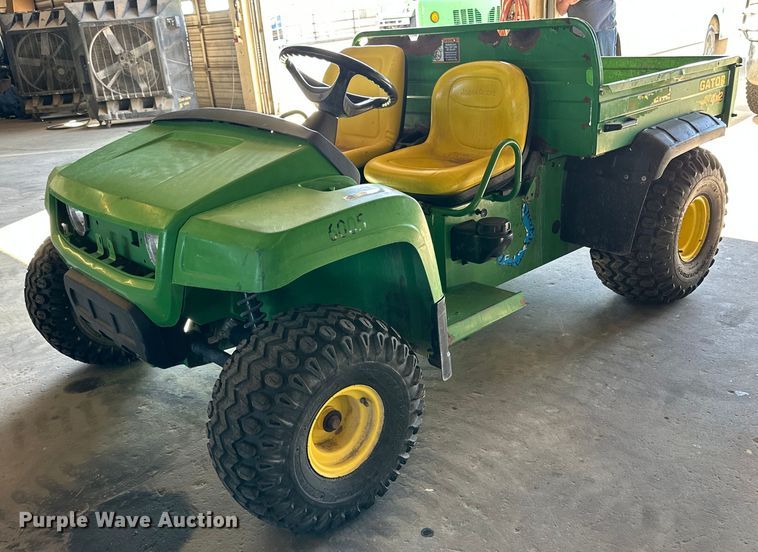 John Deere Gator  utility vehicle - KX9734