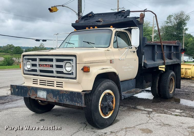 1987 GMC 7000  dump truck - MG9695