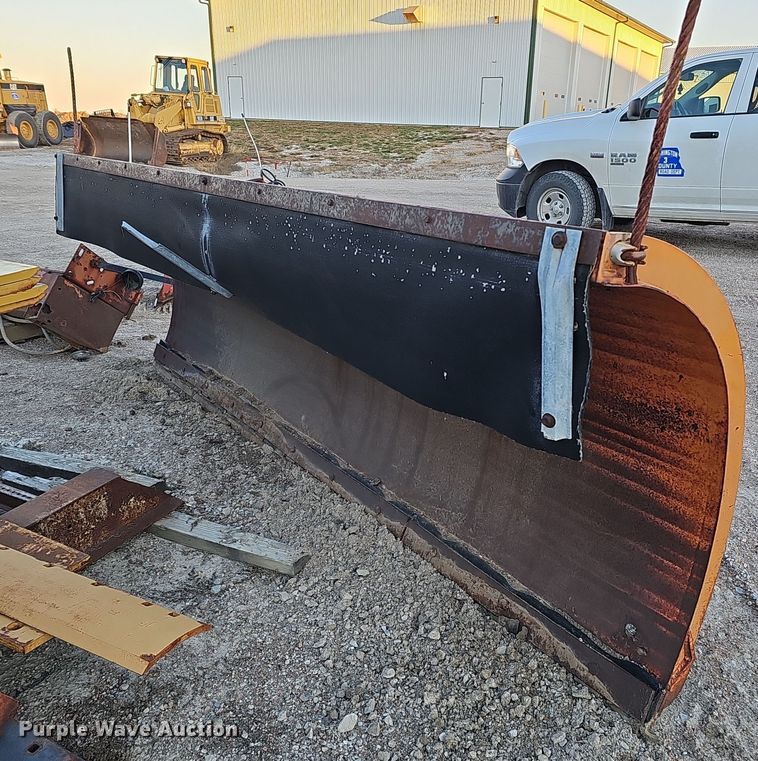 Bonnell 435HC-655QA  snow plow - MH9476