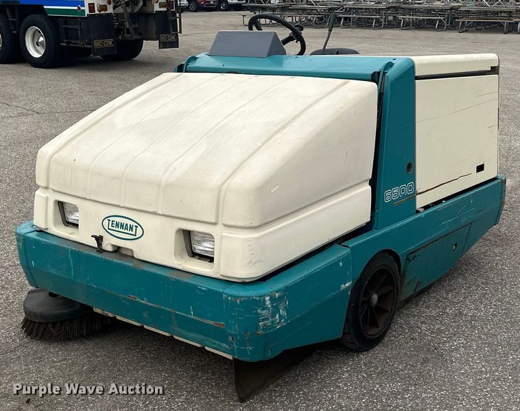 Tennant 6500  sweeper - MQ9502