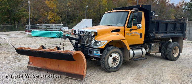 2005 International 7400  dump truck - NI9088