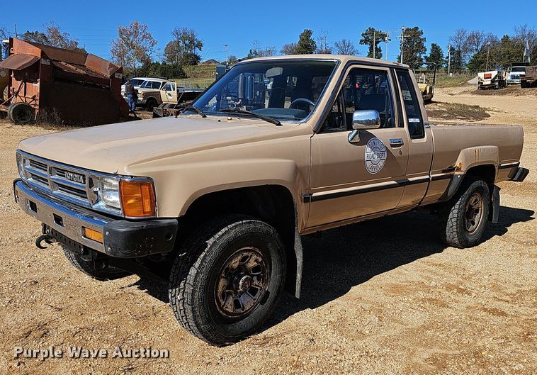 1987 Toyota  pickup truck - NP9080