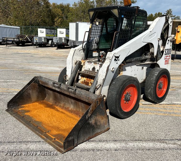 2007 Bobcat S300  skid steer loader - NQ9991