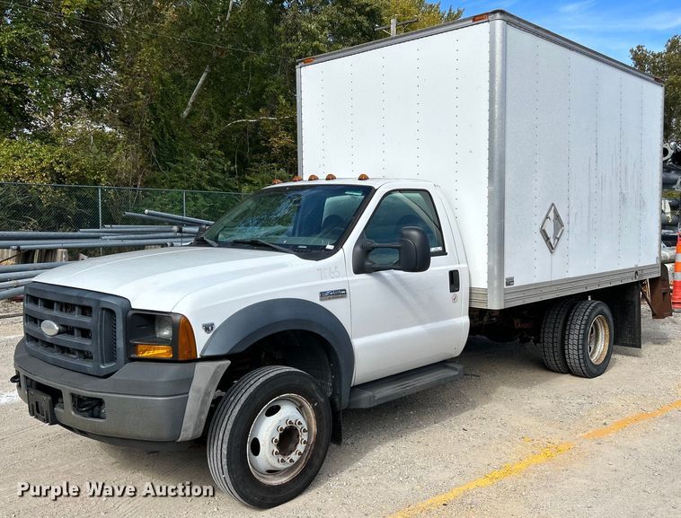 2007 Ford F450 Super Duty XL  box truck - NQ9993