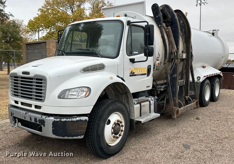 2012 Freightliner Business Class M2  refuse truck - OK9047