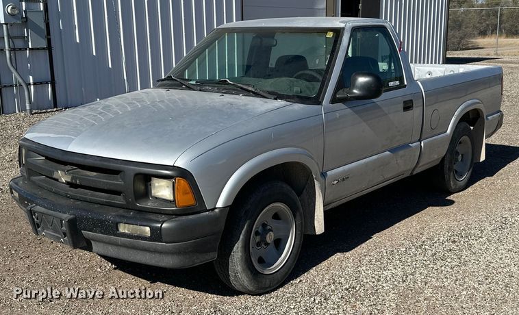 1996 Chevrolet S10  pickup truck - OK9128