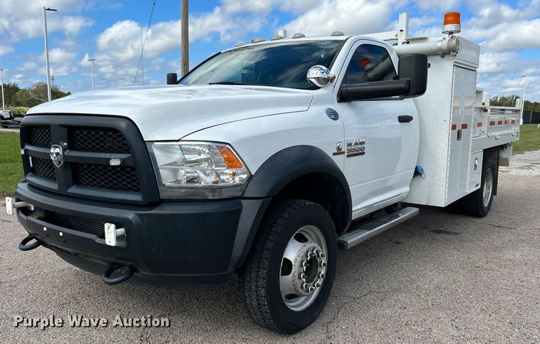 2014 Dodge Ram 5500HD  flatbed truck - DJ6427