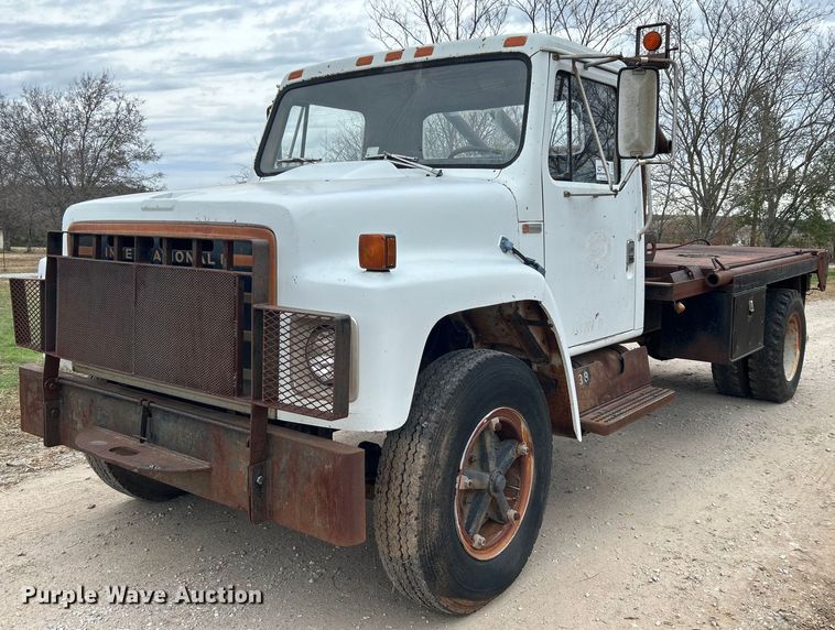 1982 International 1724  winch truck - DJ6467
