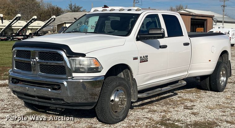 2014 Dodge Ram 3500 Crew Cab pickup truck - DP2126