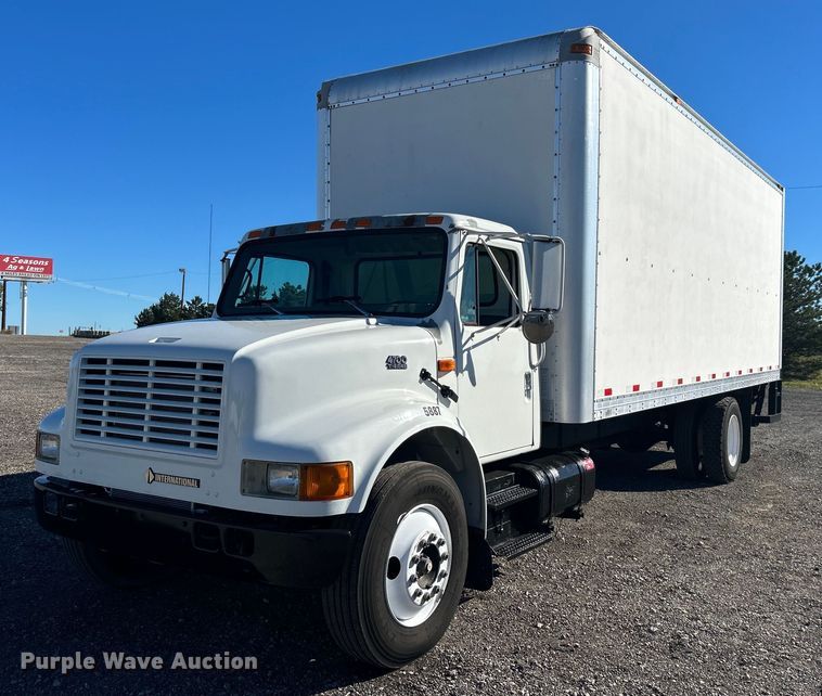 2001 International 4700  box truck - KH9539