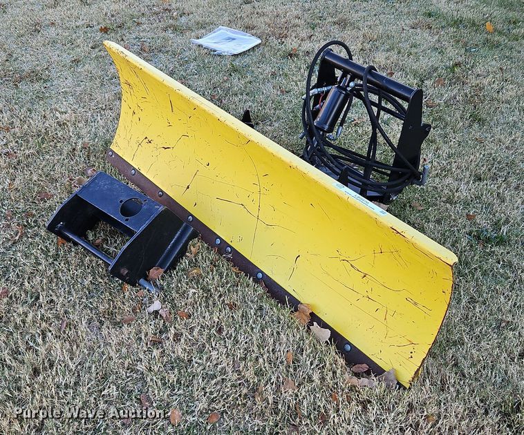 John Deere  quick hitch blade - LB9570