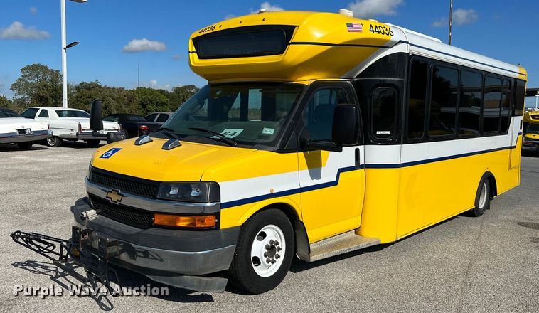 2017 Chevrolet Express  shuttle bus - LF9507