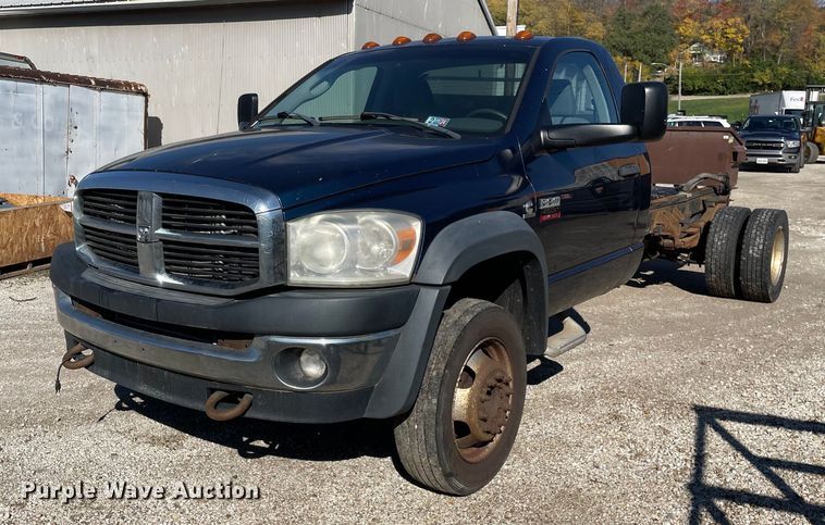 2008 Dodge Ram 4500 Heavy Duty SLT  truck cab and chassis - LV9962