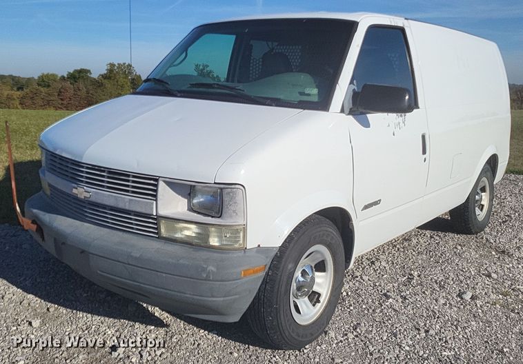 2002 Chevrolet Astro  van - MI9807