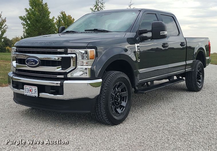 2021 Ford F250 Super Duty XLT  Crew Cab pickup truck - MQ9566